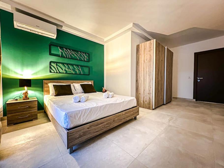 Kunsu'S Apartment 5 Min Walk From St Julians San Gwann Bagian luar foto